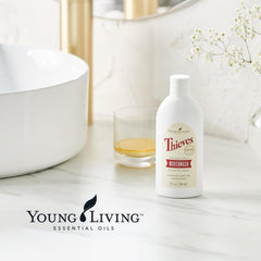 Young Living aceites esenciales (menta y limón) mostrando origen botánico