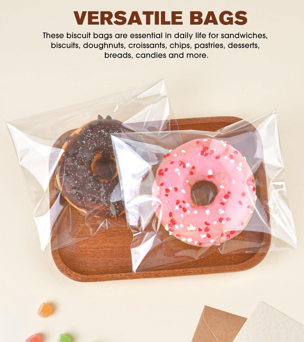 Yuiicaov mano sosteniendo bolsa para comparar tamaño y escala