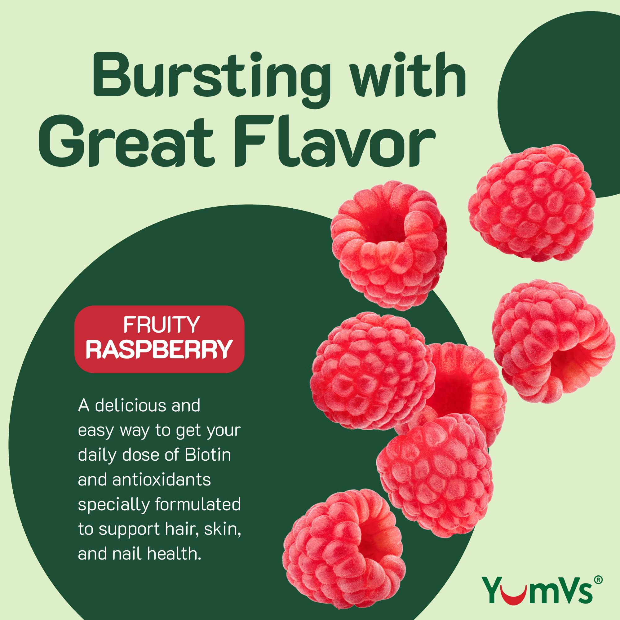 YUM-V'S gominola en mano para comparar tamaño y dosificación