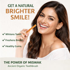 ZAHARAK persona usando miswak al aire libre para higiene sin agua
