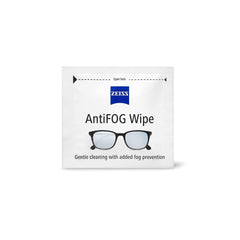 ZEISS aplicando toallita en gafas graduadas para visión clara