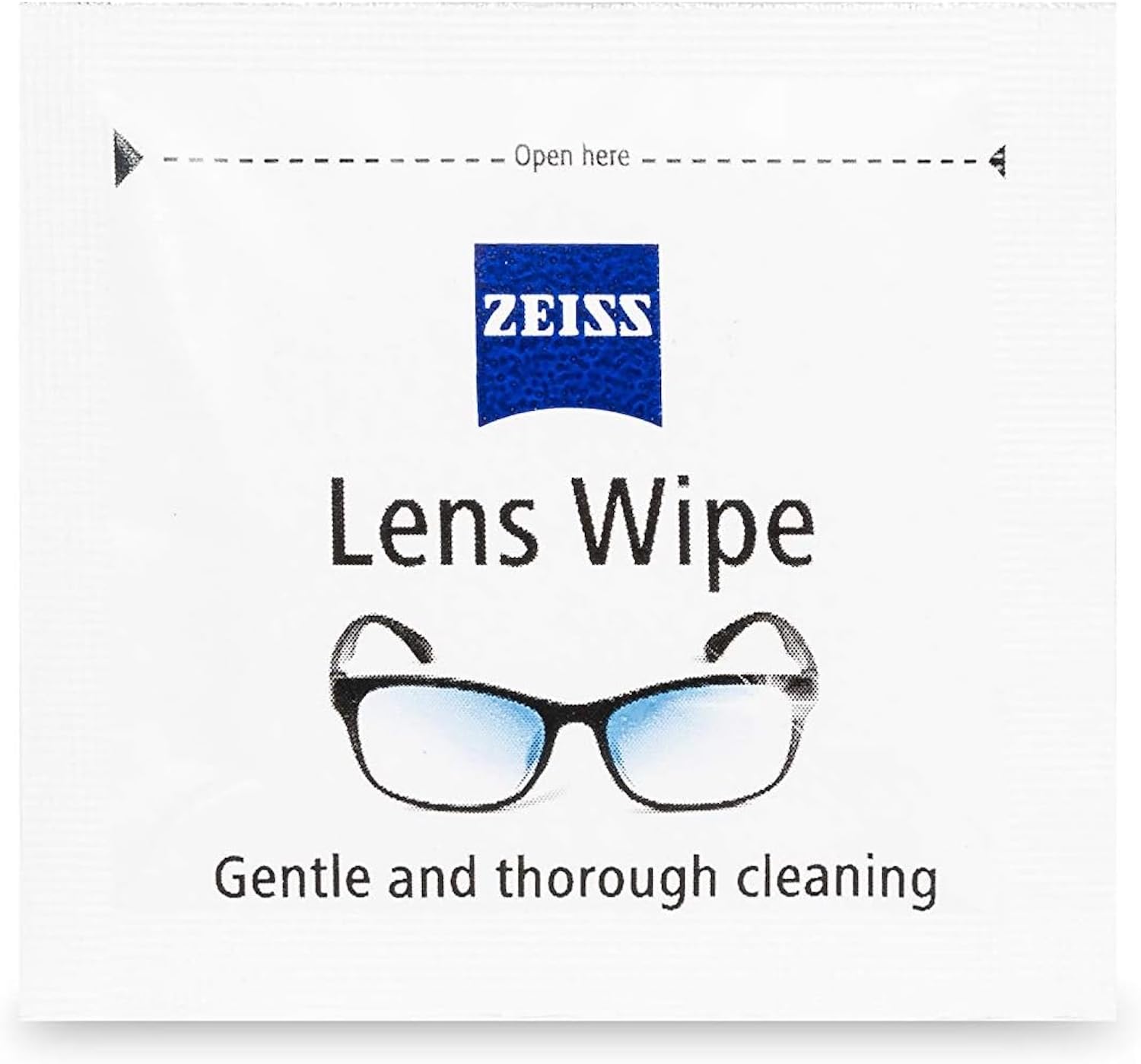 ZEISS toallita en mano limpiando lentes, comodidad y uso móvil