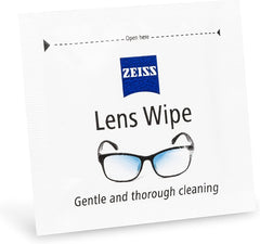 ZEISS persona limpiando gafas mostrando limpieza efectiva
