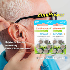 ZeniPower pila 675 junto a una mano para comparar tamaño, escala clara