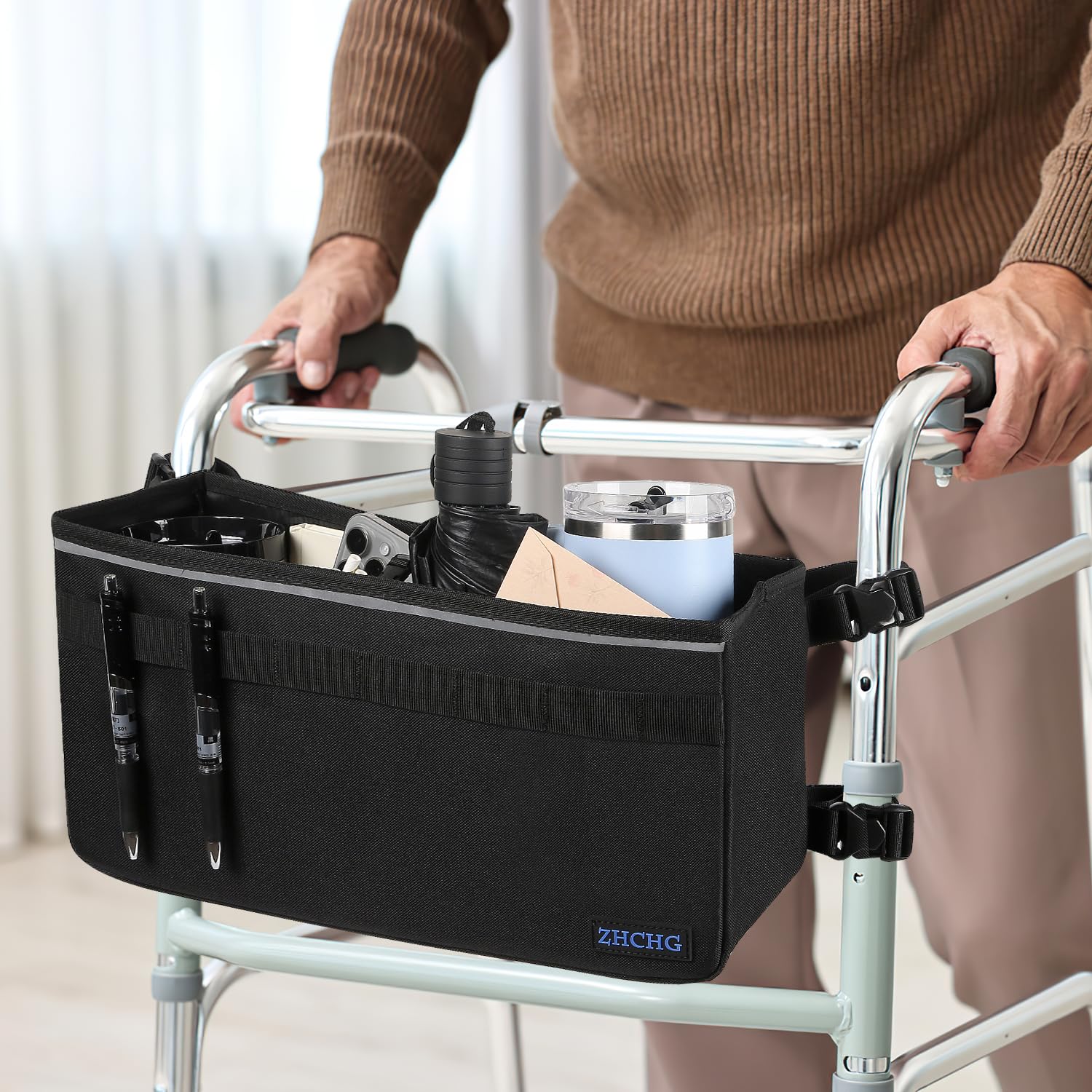 ZHCHG cesta junto a una mano para mostrar escala práctica