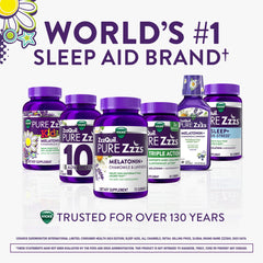 ZzzQuil gominola en mano de niño para comparar tamaño y facilidad de uso